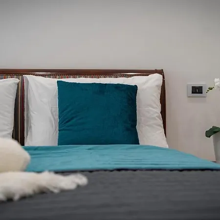 Bed & Breakfast Downtown - E Si Nun Canto Moro 4*