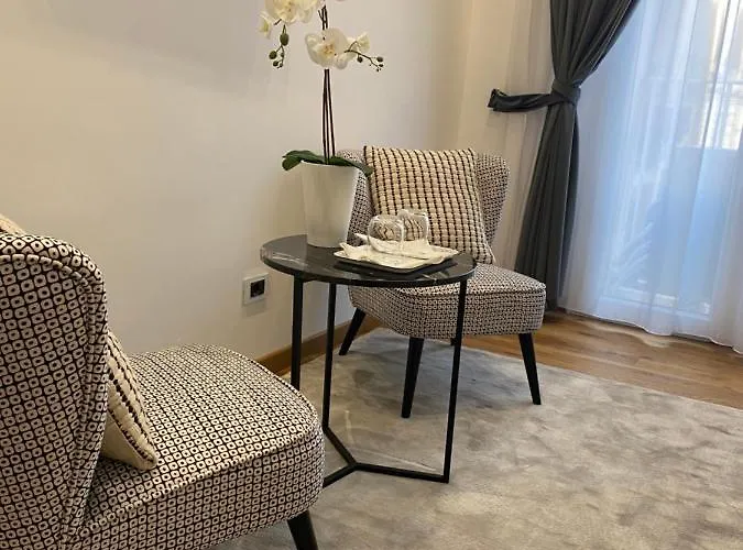 Bed & Breakfast Downtown - E Si Nun Canto Moro Napoli