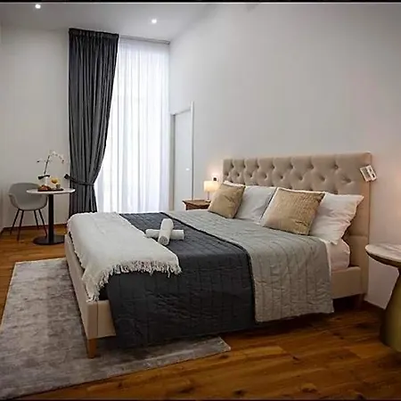 Downtown - E Si Nun Canto Moro Bed & Breakfast Neapol