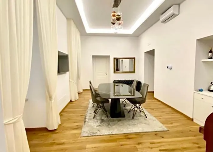 Downtown - E Si Nun Canto Moro 4* Νάπολη