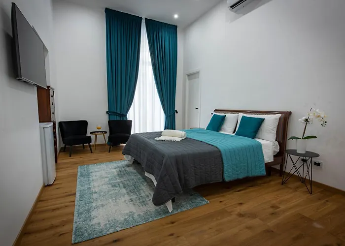 Downtown - E Si Nun Canto Moro Bed & Breakfast 4*